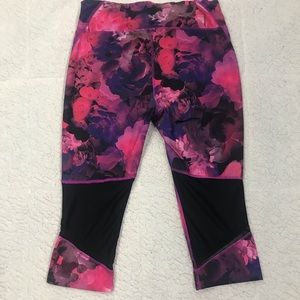 Black pink Flowered Leggings SIZE LARGE